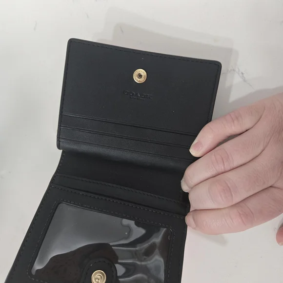 Coach Snap Wallet In Neon Hot Pink - Picture 3 of 6